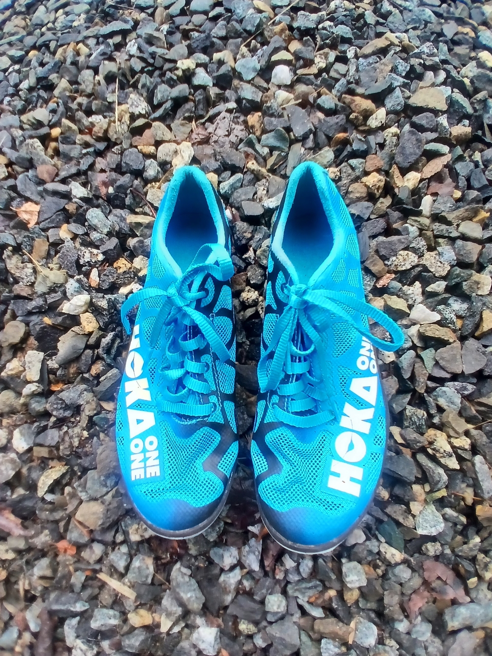 Kid's Youth Hoka One One Rocket Bright Blue Cleat Soccer Shoes Sz 7